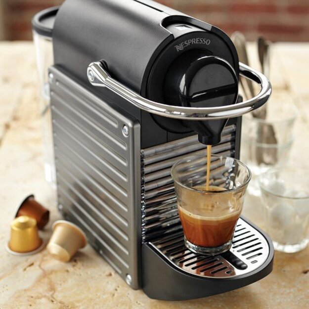 NESPRESSO coffee machine PixieTitan